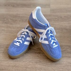 Adidas Gazelle Indoor shoes
Size: M 7.5 / W 8.5
